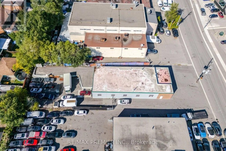 34 RIVALDA ROAD E, Toronto (Humbermede), Ontario, M9M2M3