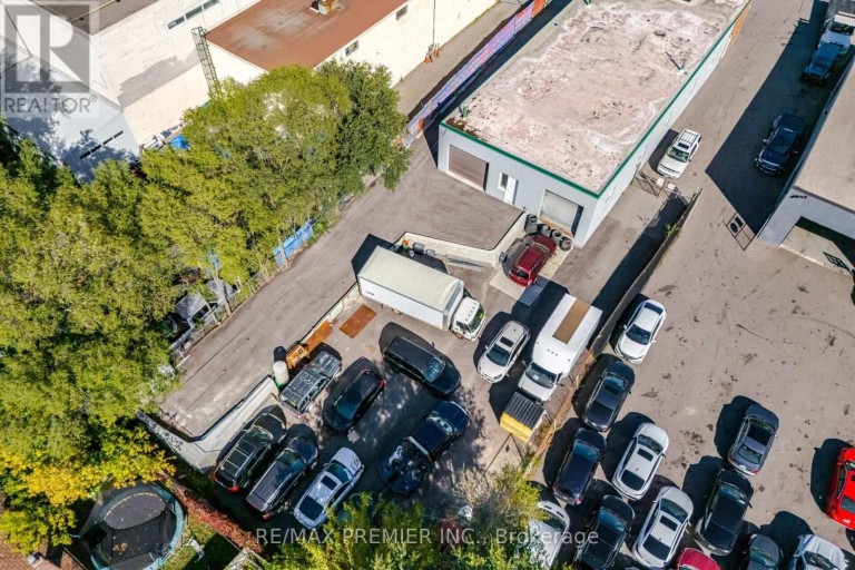 34 RIVALDA ROAD E, Toronto (Humbermede), Ontario, M9M2M3
