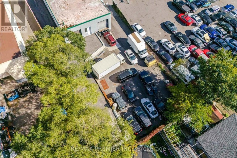 34 RIVALDA ROAD E, Toronto (Humbermede), Ontario, M9M2M3