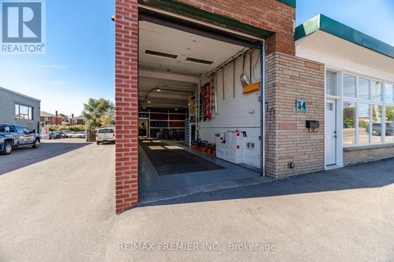 34 RIVALDA ROAD E, Toronto (Humbermede), Ontario, M9M2M3