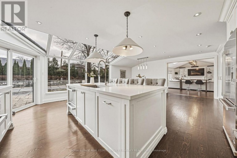 52 JOYMAR DRIVE, Mississauga (Streetsville), Ontario, L5M1E9