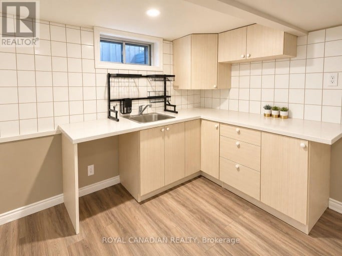 36 MAPLEGROVE AVENUE, Bradford West Gwillimbury (Bradford), Ontario, L3Z1S1