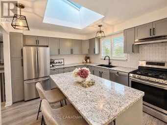 36 MAPLEGROVE AVENUE Bradford West Gwillimbury (Bradford) Ontario photo 6