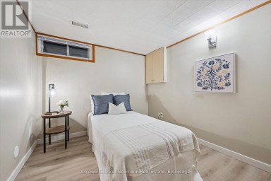 16 ARGYLE DRIVE Guelph (Dovercliffe Park/Old University) Ontario photo 24