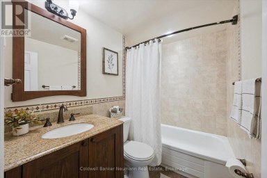 16 ARGYLE DRIVE Guelph (Dovercliffe Park/Old University) Ontario photo 25