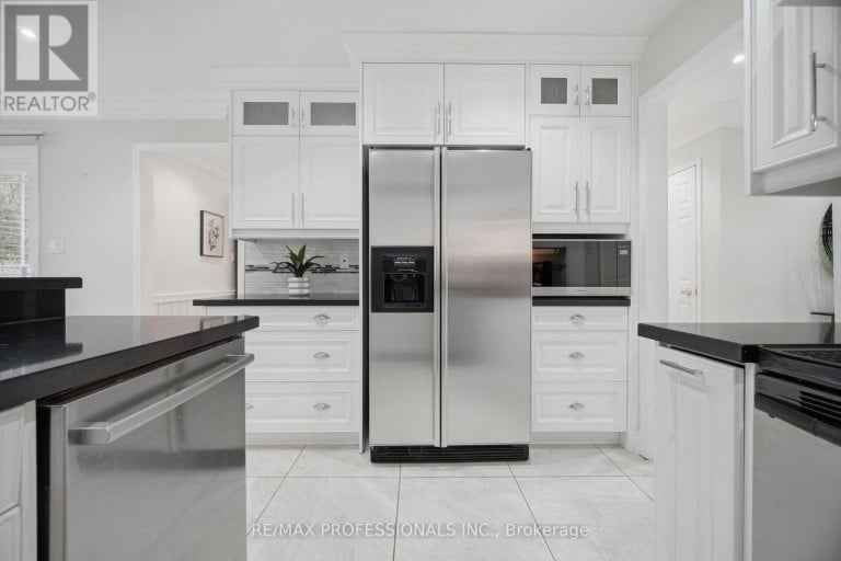 4 MCFADDEN DRIVE, Brampton (Heart Lake East), Ontario, L6Z3H4
