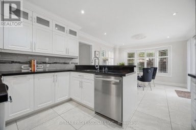 4 MCFADDEN DRIVE Brampton (Heart Lake East) Ontario photo 11