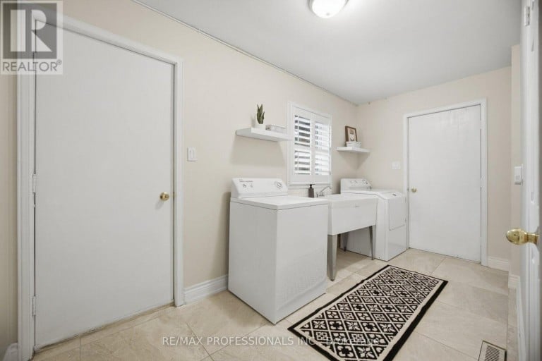 4 MCFADDEN DRIVE, Brampton (Heart Lake East), Ontario, L6Z3H4