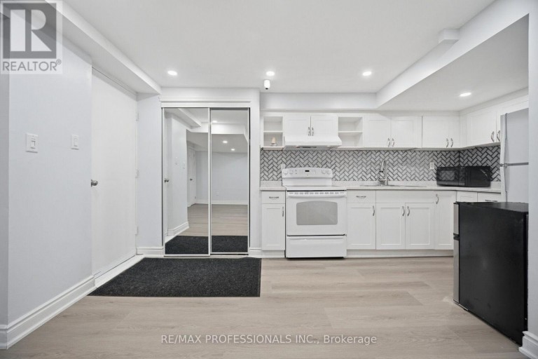 4 MCFADDEN DRIVE, Brampton (Heart Lake East), Ontario, L6Z3H4