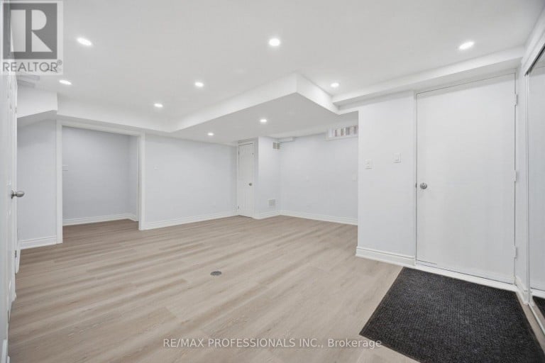 4 MCFADDEN DRIVE, Brampton (Heart Lake East), Ontario, L6Z3H4
