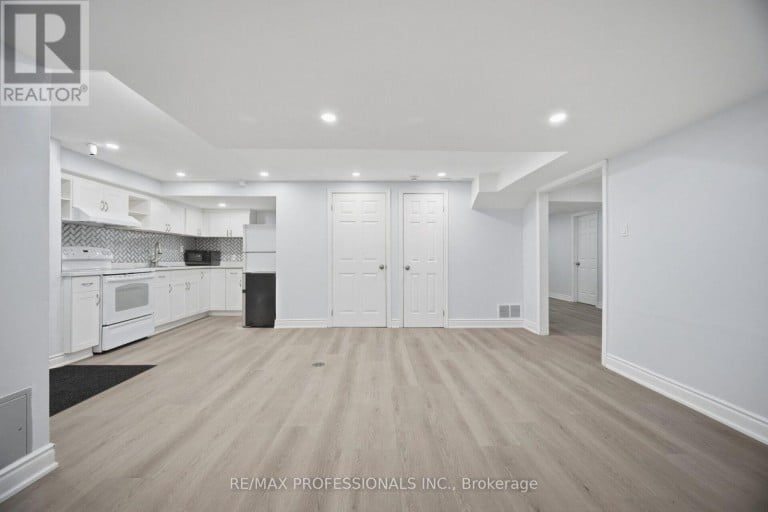 4 MCFADDEN DRIVE, Brampton (Heart Lake East), Ontario, L6Z3H4