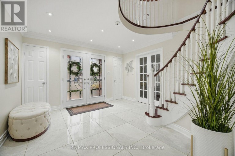 4 MCFADDEN DRIVE, Brampton (Heart Lake East), Ontario, L6Z3H4