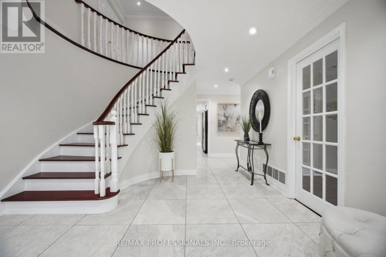 4 MCFADDEN DRIVE, Brampton (Heart Lake East), Ontario, L6Z3H4