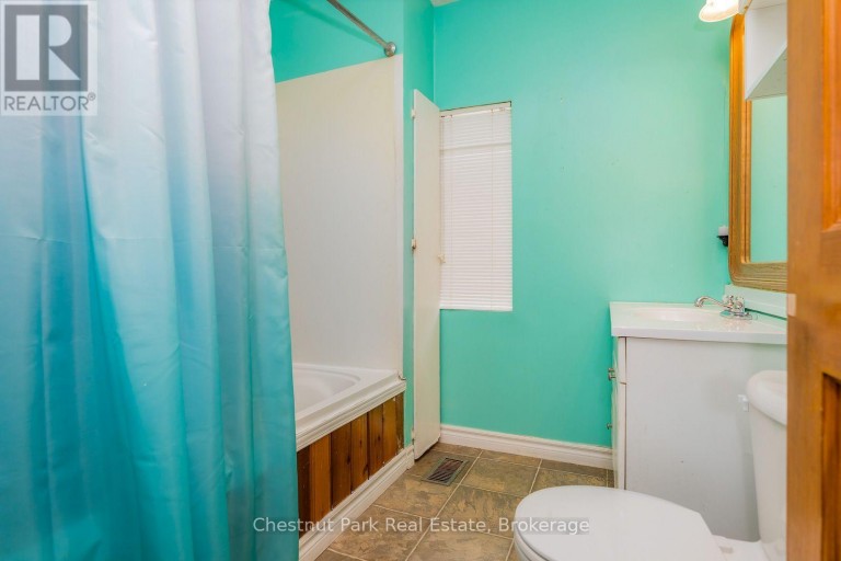 4 PARKSIDE AVENUE, Collingwood, Ontario, L9Y5P3