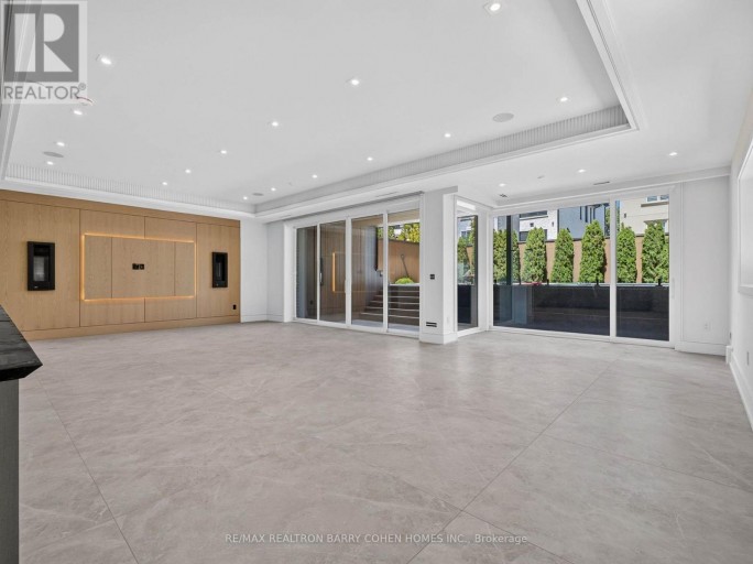 26 CLINTON DRIVE, Richmond Hill (South Richvale), Ontario, L4C8E2