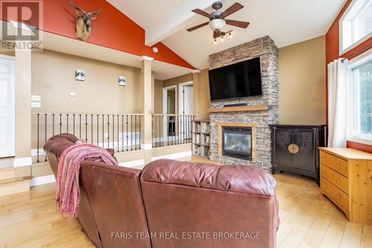 1858 WOODS BAY ROAD, Severn, Ontario, L3V0V7