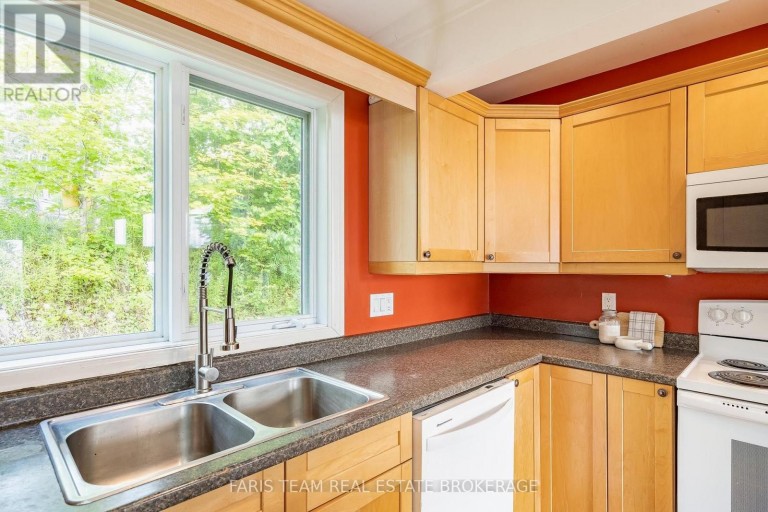 1858 WOODS BAY ROAD, Severn, Ontario, L3V0V7
