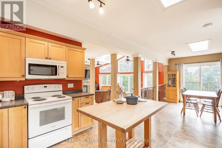 1858 WOODS BAY ROAD, Severn, Ontario, L3V0V7