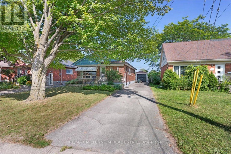 37 RADFORD STREET, Hamilton (Ainslie Wood), Ontario, L8S3E5