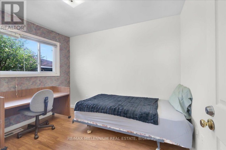 37 RADFORD STREET, Hamilton (Ainslie Wood), Ontario, L8S3E5