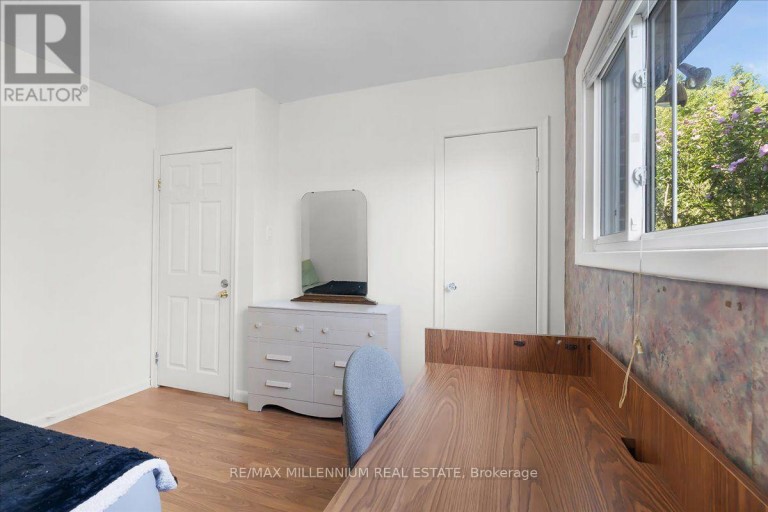 37 RADFORD STREET, Hamilton (Ainslie Wood), Ontario, L8S3E5