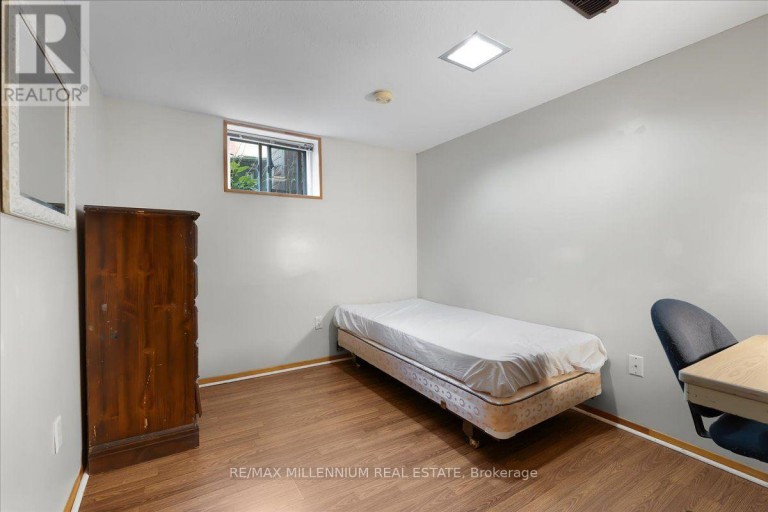 37 RADFORD STREET, Hamilton (Ainslie Wood), Ontario, L8S3E5