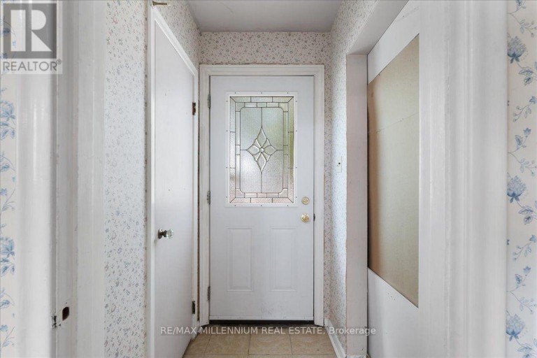 37 RADFORD STREET, Hamilton (Ainslie Wood), Ontario, L8S3E5