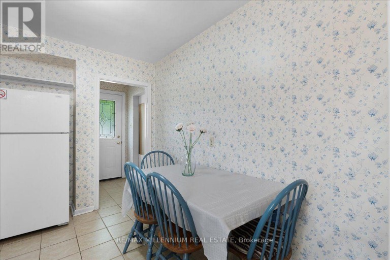 37 RADFORD STREET, Hamilton (Ainslie Wood), Ontario, L8S3E5