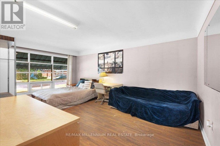 37 RADFORD STREET, Hamilton (Ainslie Wood), Ontario, L8S3E5