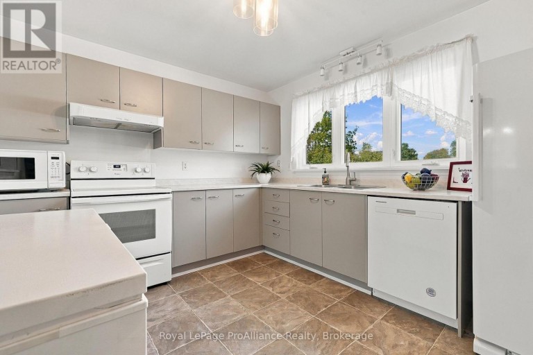 10 - 179 HERCHIMER AVENUE, Belleville (Belleville Ward), Ontario, K8N4G7