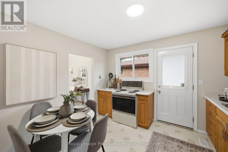 572 ELIZABETH STREET, Cobourg, Ontario, K9A2A2