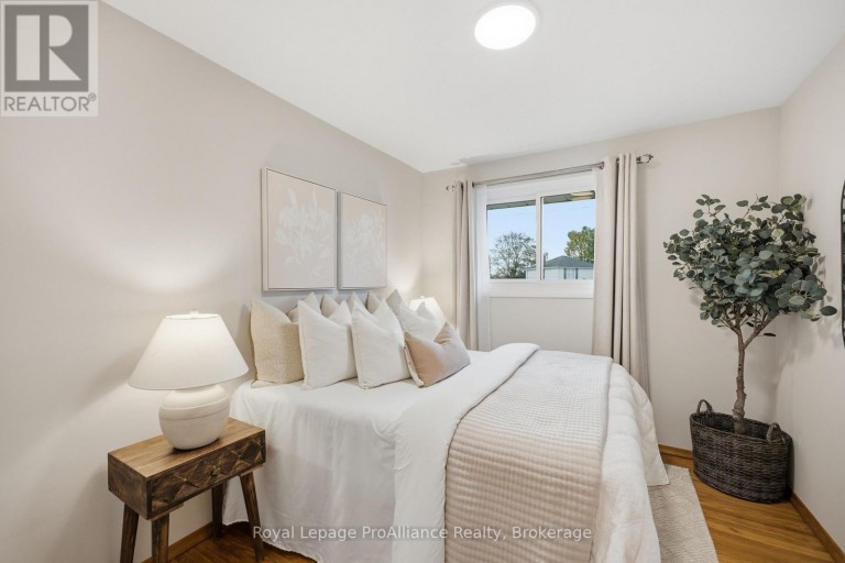 572 ELIZABETH STREET, Cobourg, Ontario, K9A2A2
