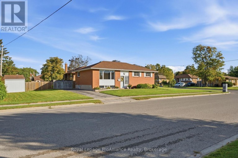 572 ELIZABETH STREET, Cobourg, Ontario, K9A2A2