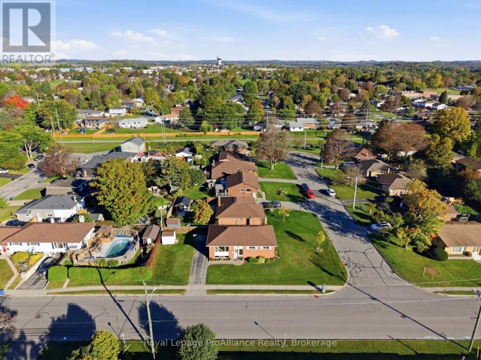572 ELIZABETH STREET, Cobourg, Ontario, K9A2A2