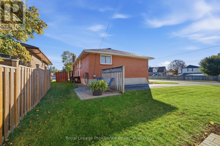 572 ELIZABETH STREET, Cobourg, Ontario, K9A2A2