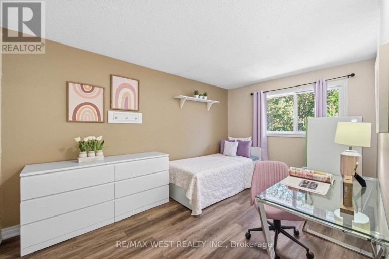 441 PADDINGTON CRESCENT, Oshawa (Centennial), Ontario, L1G7P3