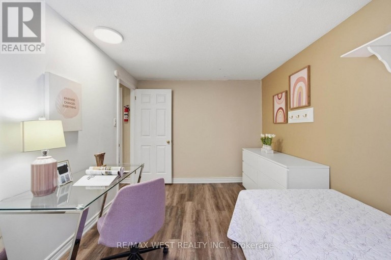 441 PADDINGTON CRESCENT, Oshawa (Centennial), Ontario, L1G7P3