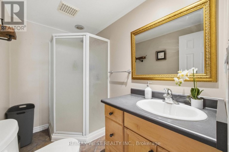 441 PADDINGTON CRESCENT, Oshawa (Centennial), Ontario, L1G7P3