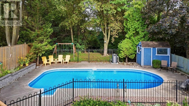 441 PADDINGTON CRESCENT, Oshawa (Centennial), Ontario, L1G7P3