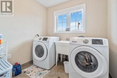 92 BETHUNE AVENUE Hamilton Ontario photo 44