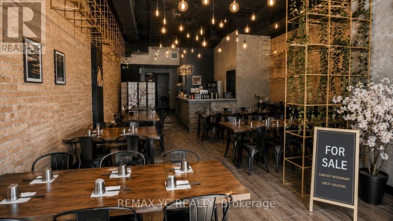 23 KING STREET N, Waterloo, Ontario, N2J2W6