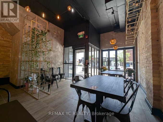 23 KING STREET N, Waterloo, Ontario, N2J2W6