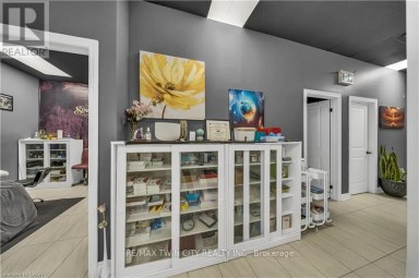 8 - 370 EASTBRIDGE BOULEVARD Waterloo Ontario photo 16
