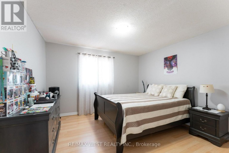 19 MOORE PLACE, Barrie (Letitia Heights), Ontario, L4N6N6