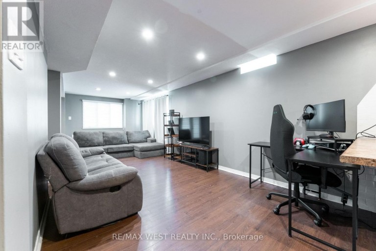 19 MOORE PLACE, Barrie (Letitia Heights), Ontario, L4N6N6
