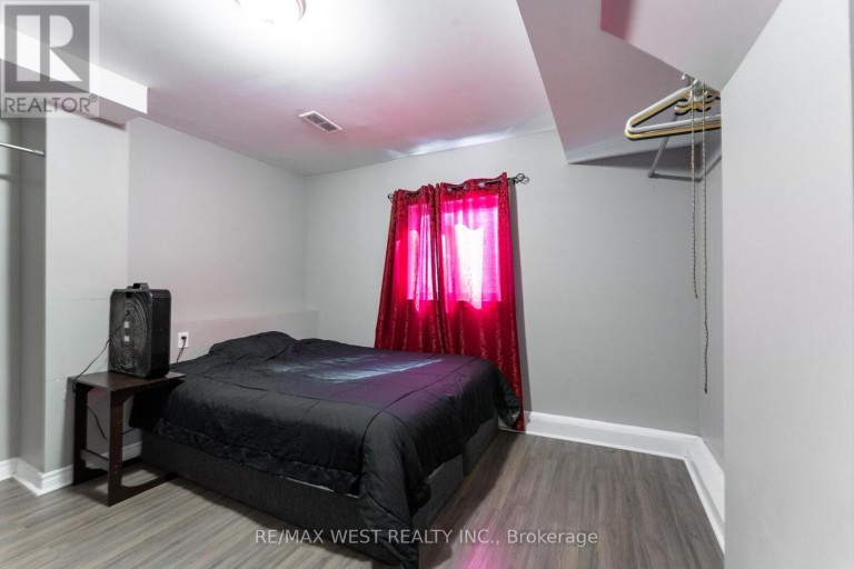 19 MOORE PLACE, Barrie (Letitia Heights), Ontario, L4N6N6