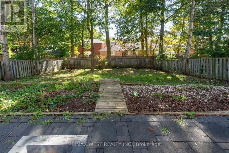 19 MOORE PLACE, Barrie (Letitia Heights), Ontario, L4N6N6