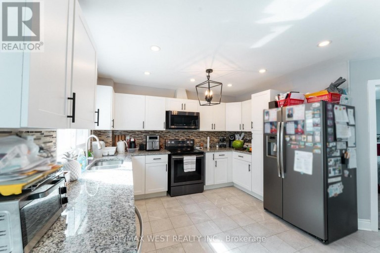 19 MOORE PLACE, Barrie (Letitia Heights), Ontario, L4N6N6