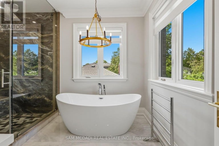 403 WILLIS DRIVE, Oakville (WO West), Ontario, L6L4T9