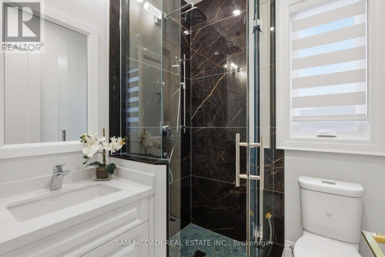403 WILLIS DRIVE, Oakville (WO West), Ontario, L6L4T9